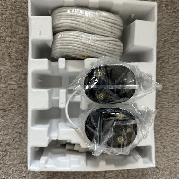 Swann Security System (Spotlight Outdoor/Indoor Camera 3Pck) SWIFI-SPOTCAMPK3-CL - Picture 16 of 16